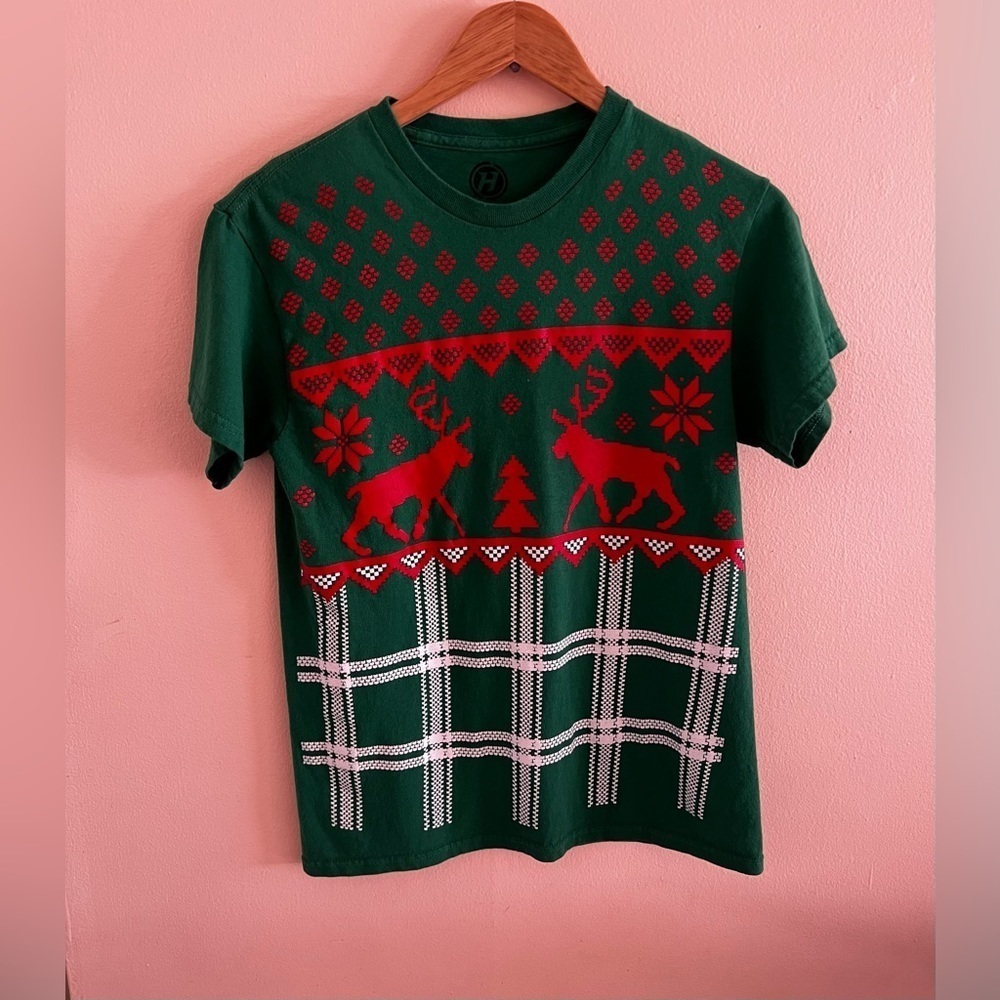 Med Unisex Hybrid Ugly Green And Red Christmas Tee-Shirt Reindeer Grinch Printed